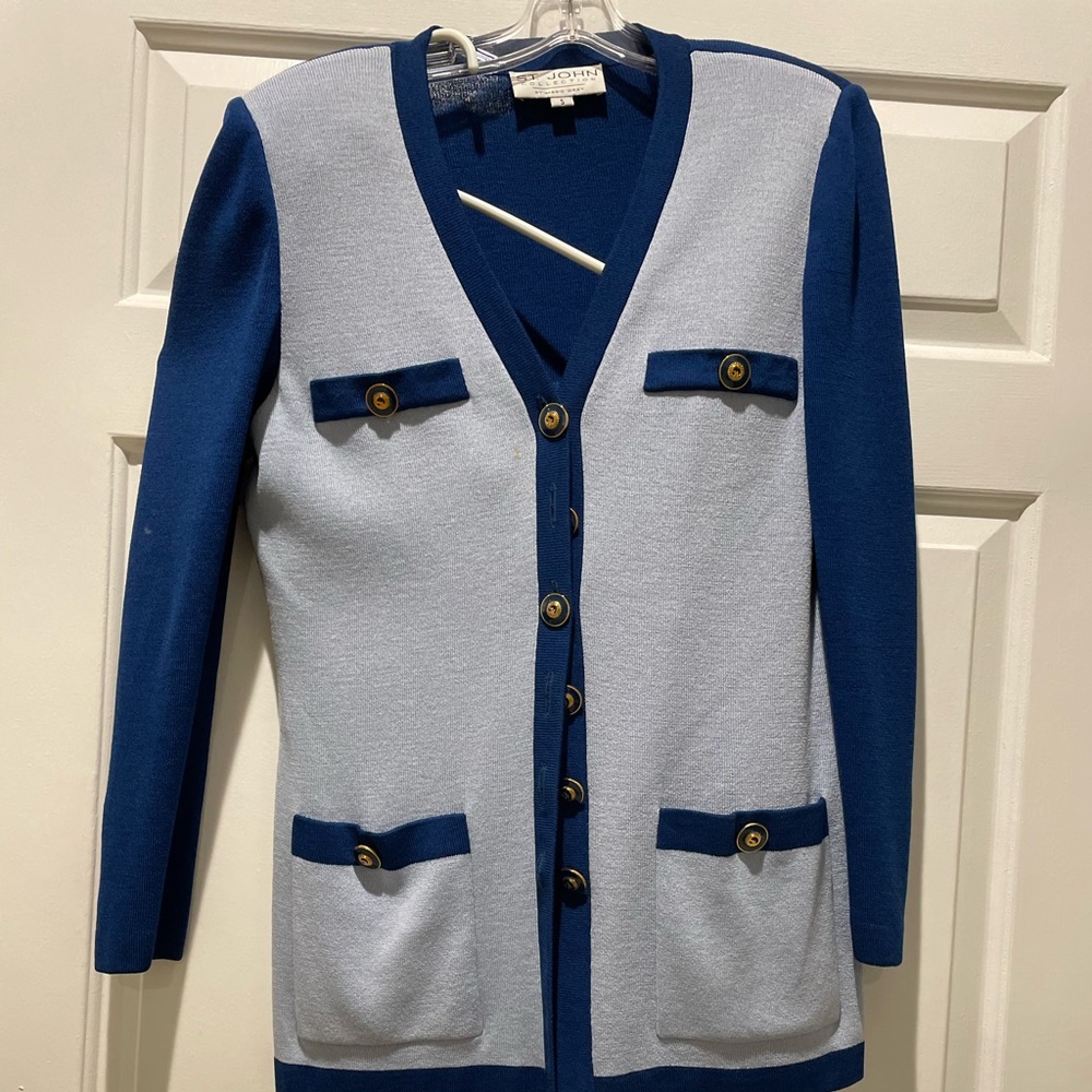 St. John’s 2 piece women’s blue pant suit